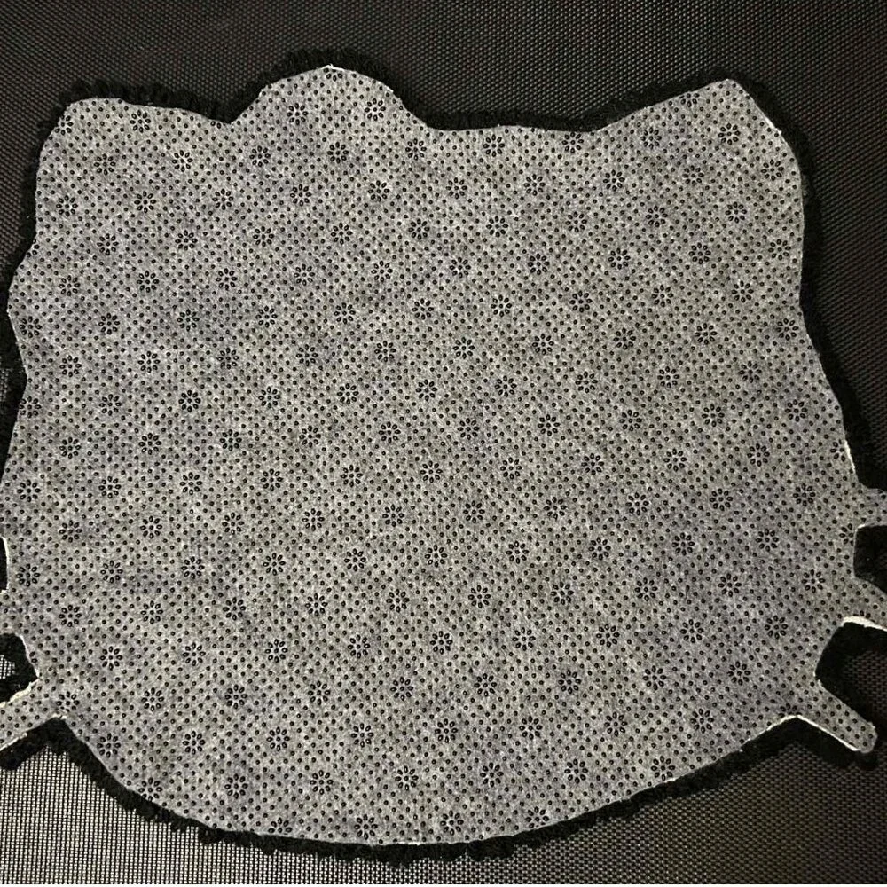 14"x18" Hello Kitty Red Bow Loop-Pile Handmade Tufted Rug - Picture 2 of 4